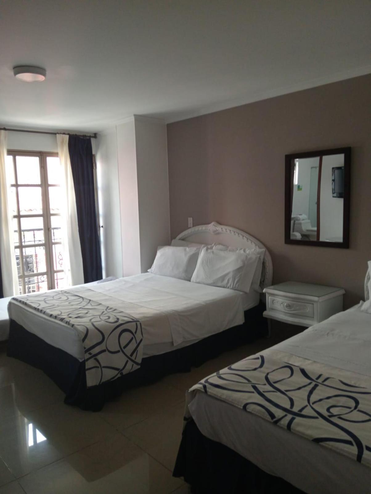 Hotel Suite Santa Rosa Санта-Роса-де-Кабаль Екстер'єр фото